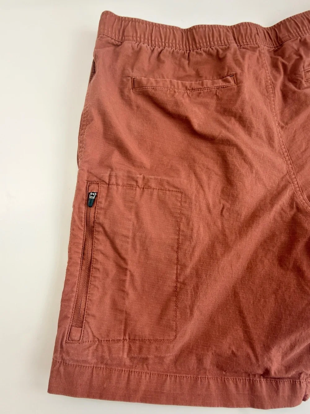 Vuori Men's Ripstop Shorts burnt orange terracotta color size XL 8” inseam